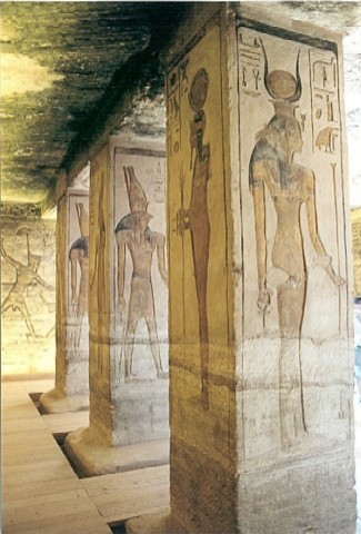 Sulen im Tempel von Abu Simbel